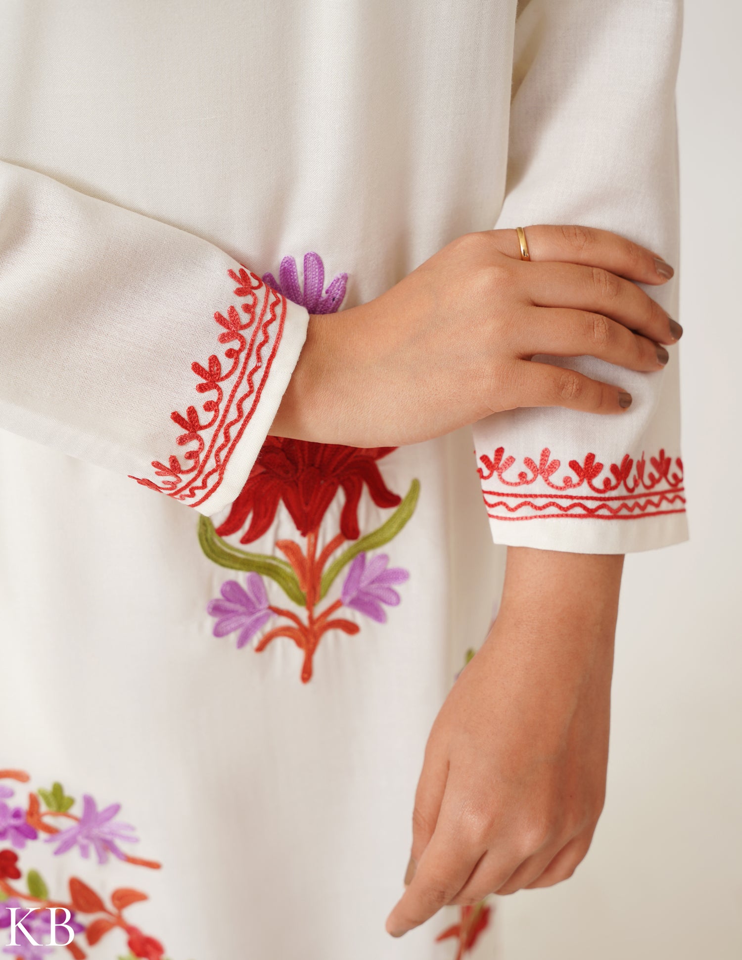 Off-White Aar Twined Floral Embroidery Cotton Kurti - Kashmir Box