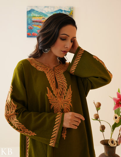 Rang-e-Khizan Elite Luxe Pesto Green Leaf Hand-Aari Phiran