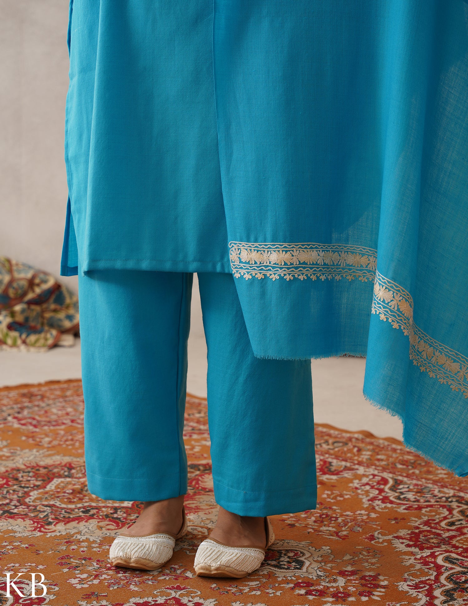 meHER Sky Blue Kashmiri Aari Woollen Co-ord Set