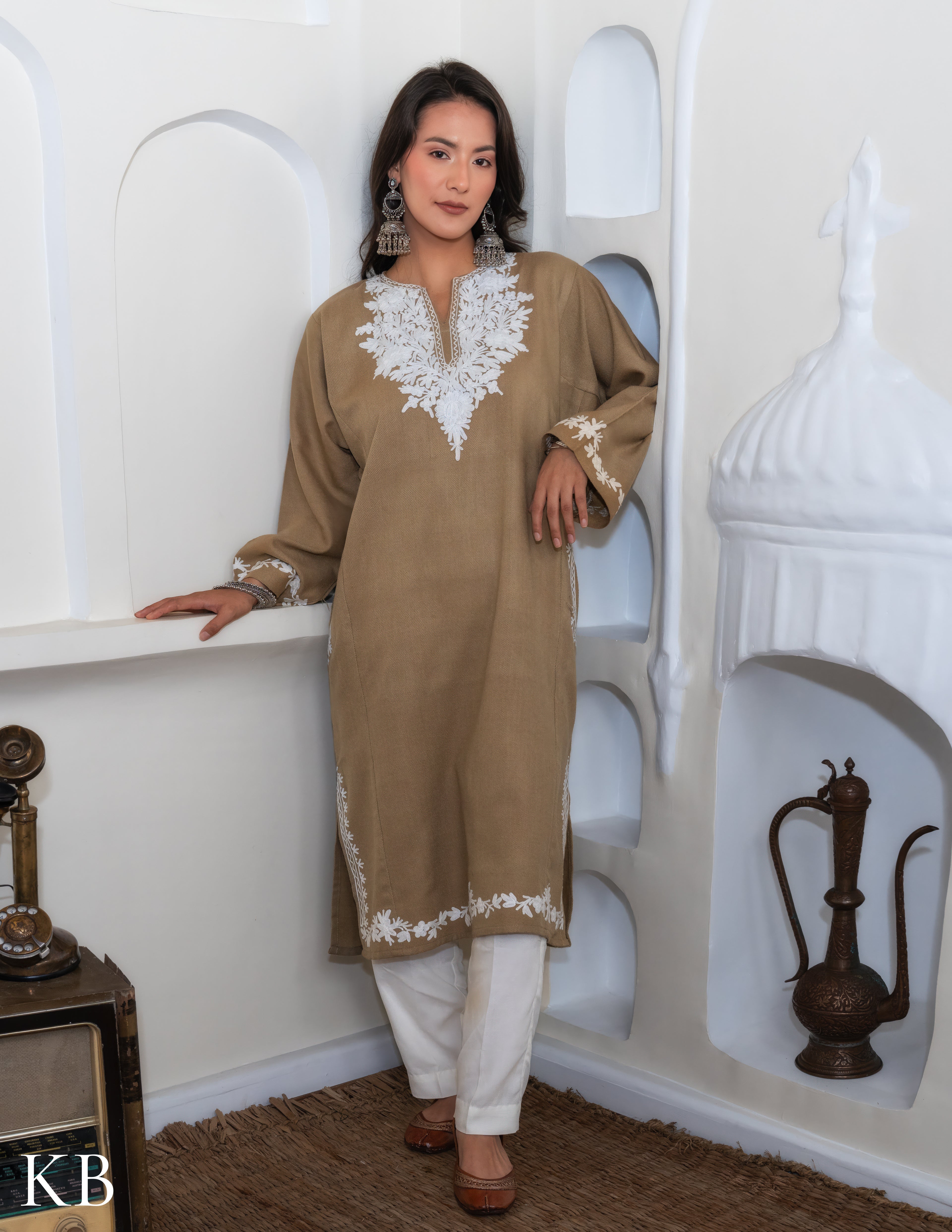 Rang-e-Khizan Classic Beaver Brown Aari Phiran