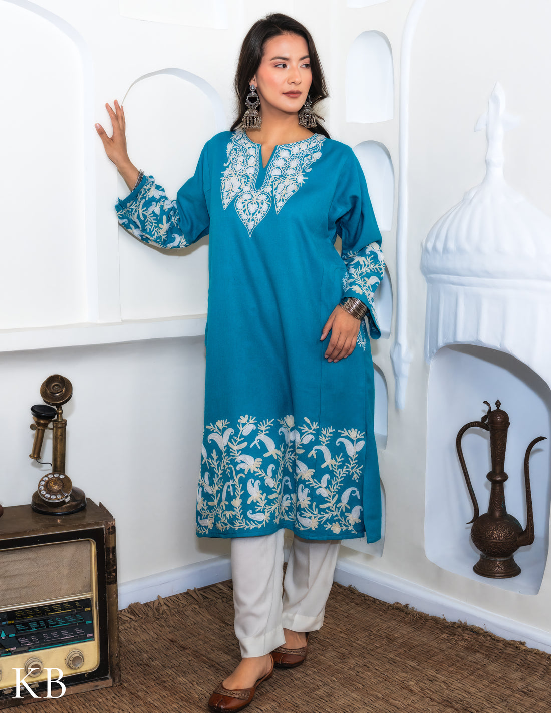 Rang-e-Khizan Turquoise Paisley Aari Phiran