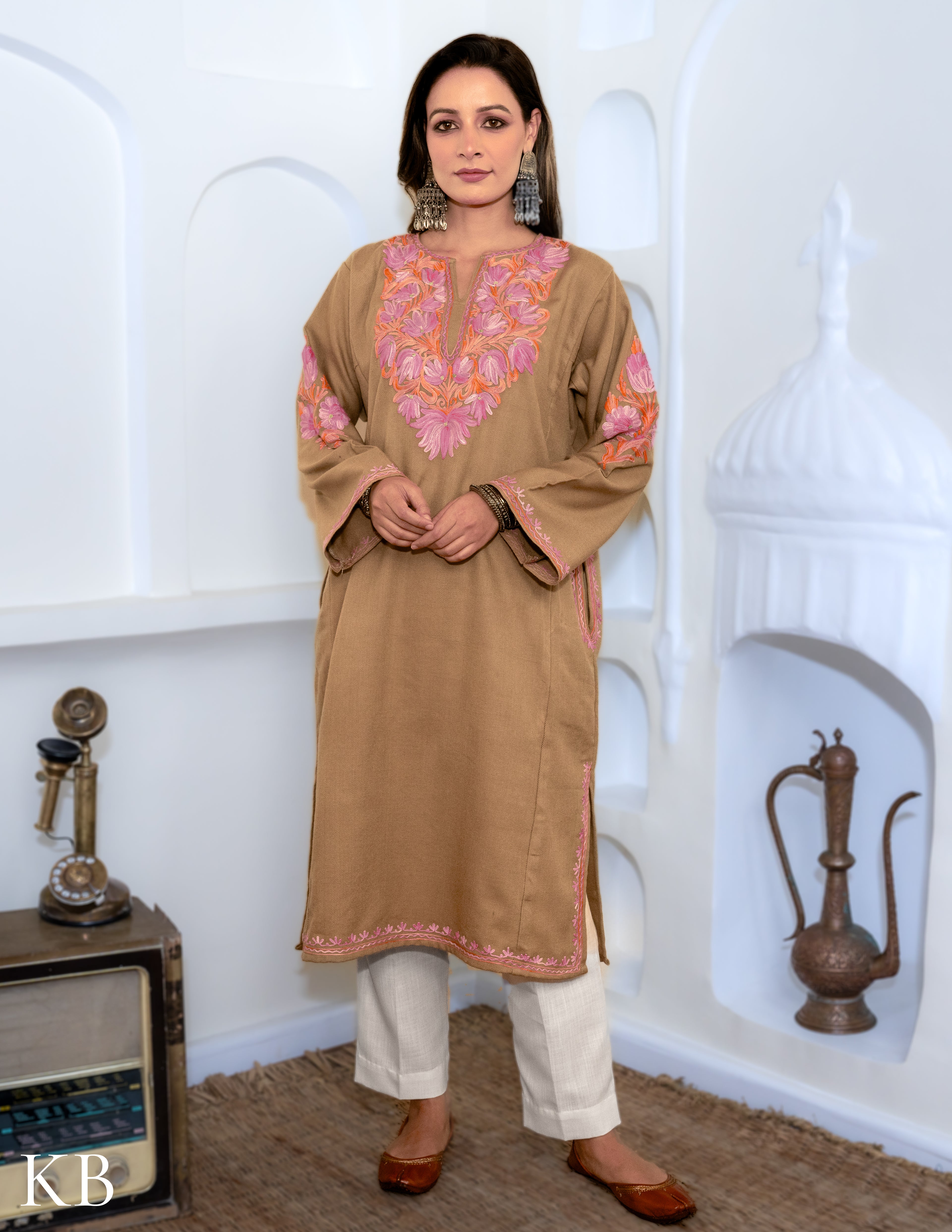 Rang-e-Khizan Lotus Graced Aari Brown Phiran