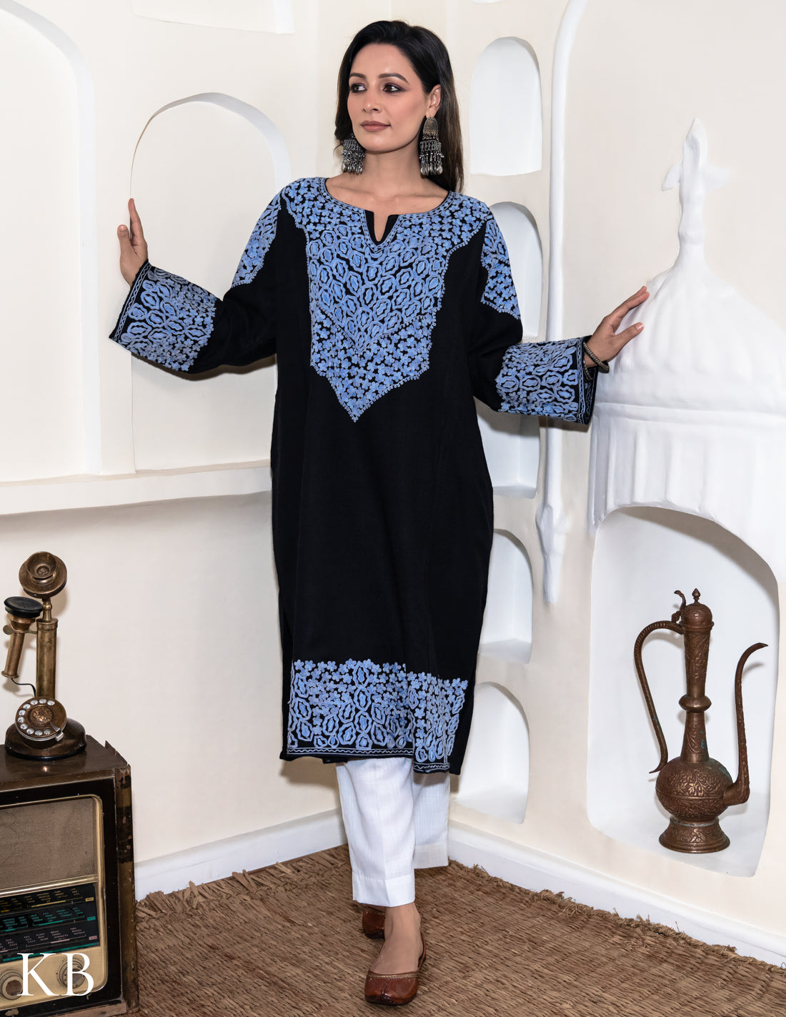 Rang-e-Khizan Black Blossom Aari Phiran