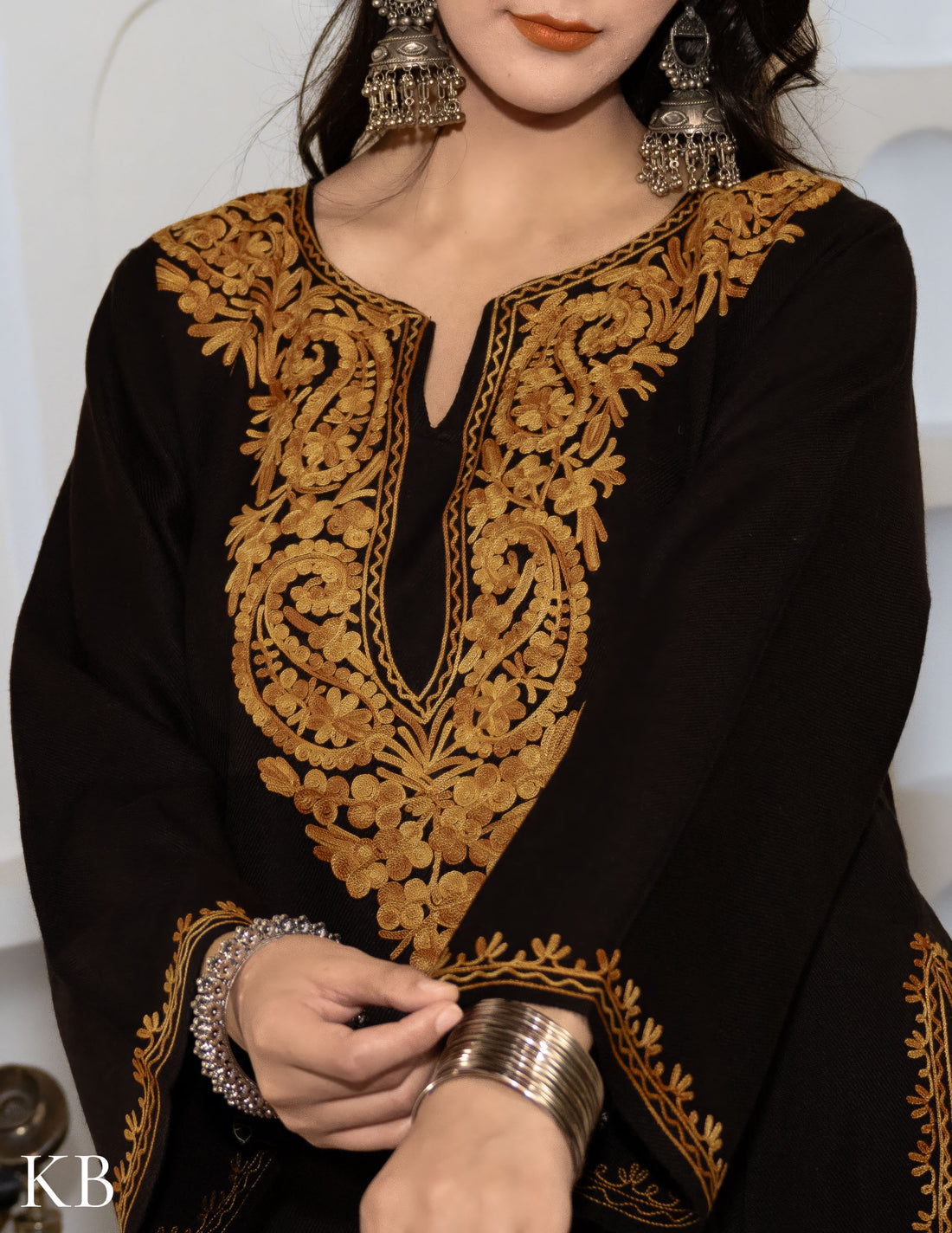 Rang-e-Khizan Classic Black Aari Phiran