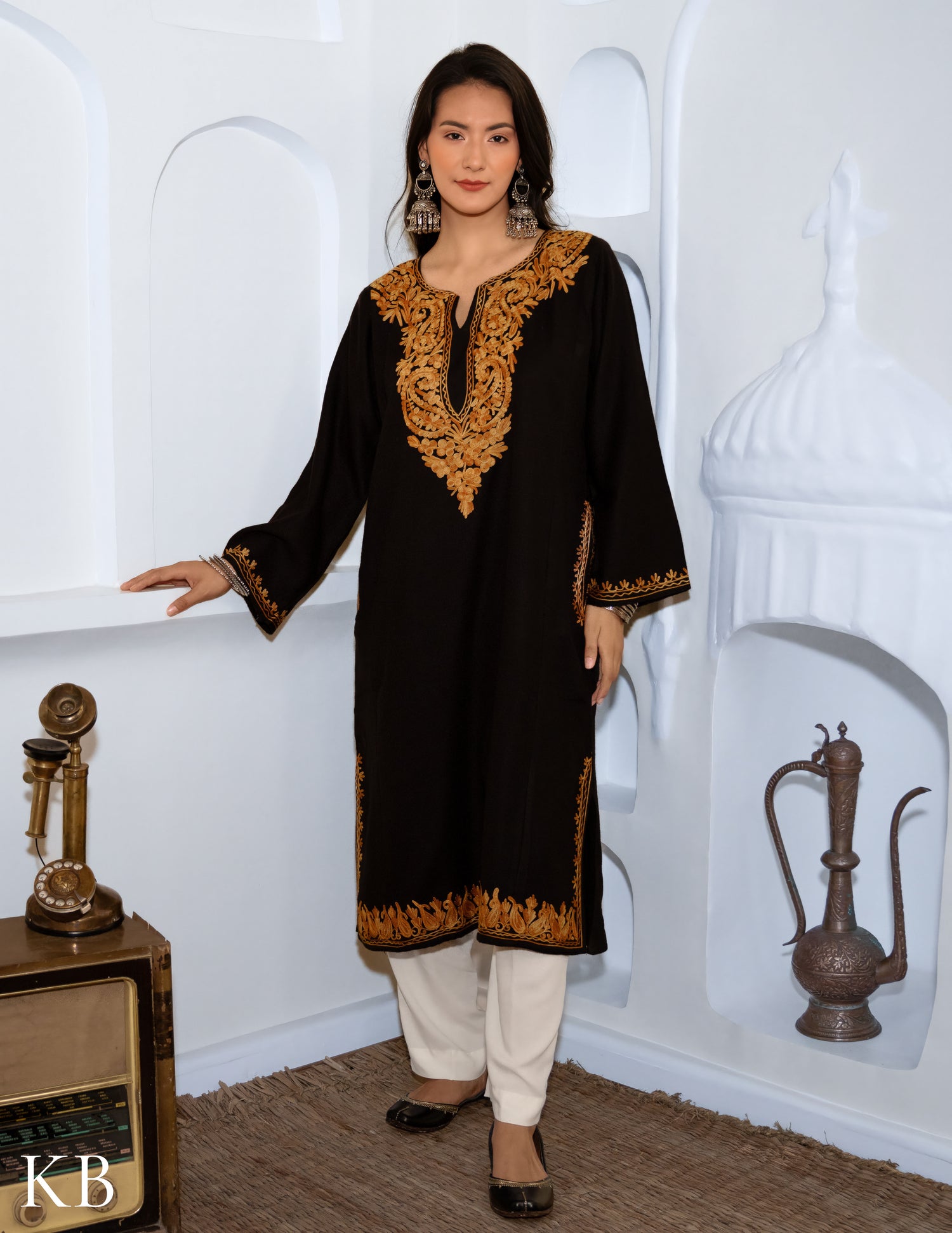 Rang-e-Khizan Classic Black Aari Phiran