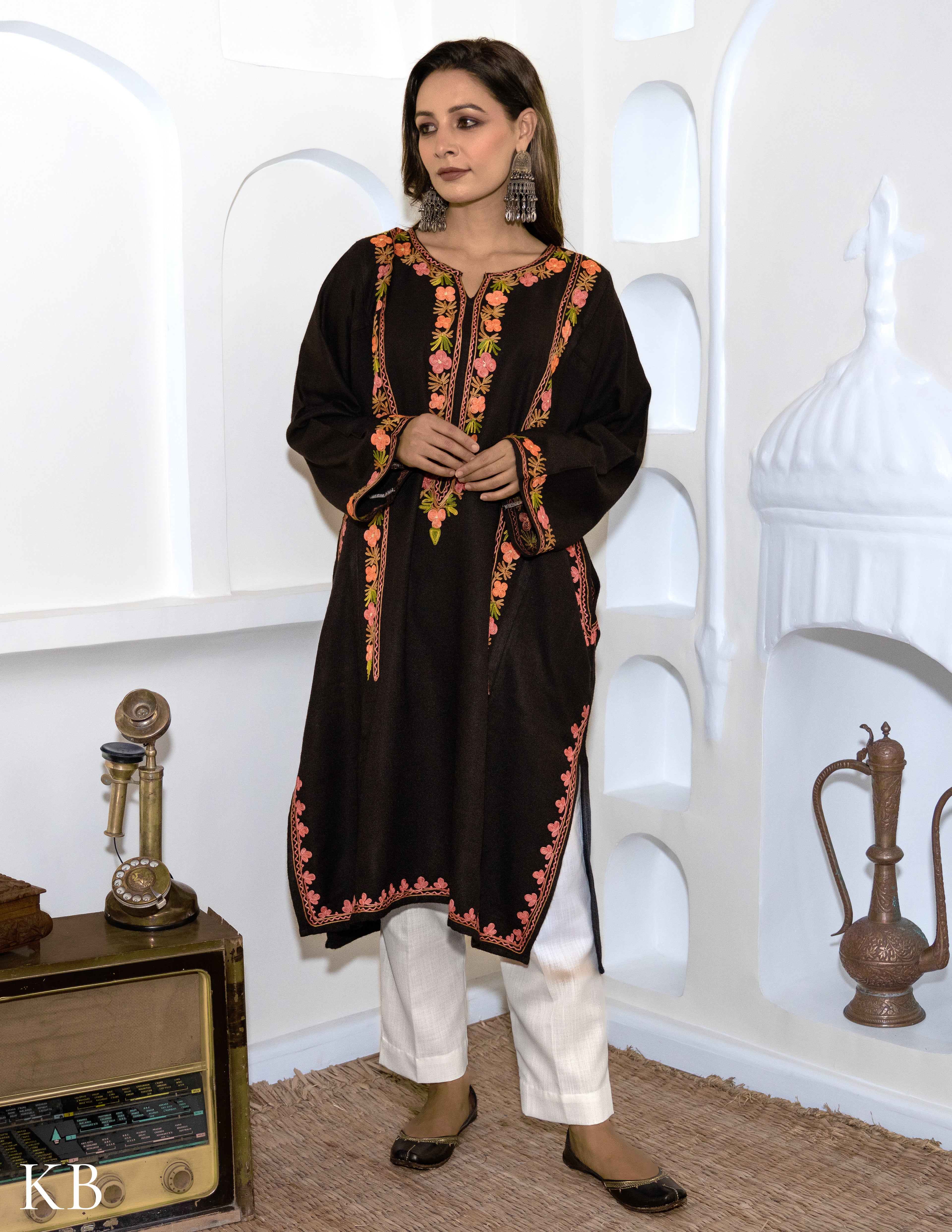 Rang-e-Khizan Classic Black Orchid Aari Phiran