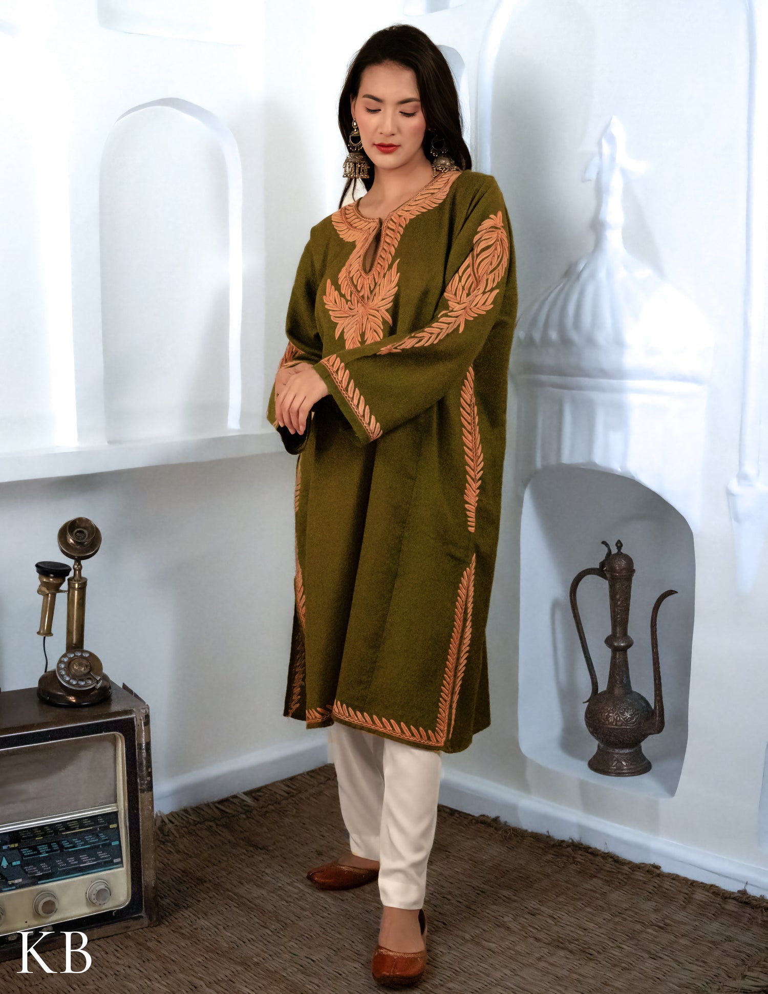 Rang-e-Khizan Elite Luxe Pesto Green Leaf Hand-Aari Phiran