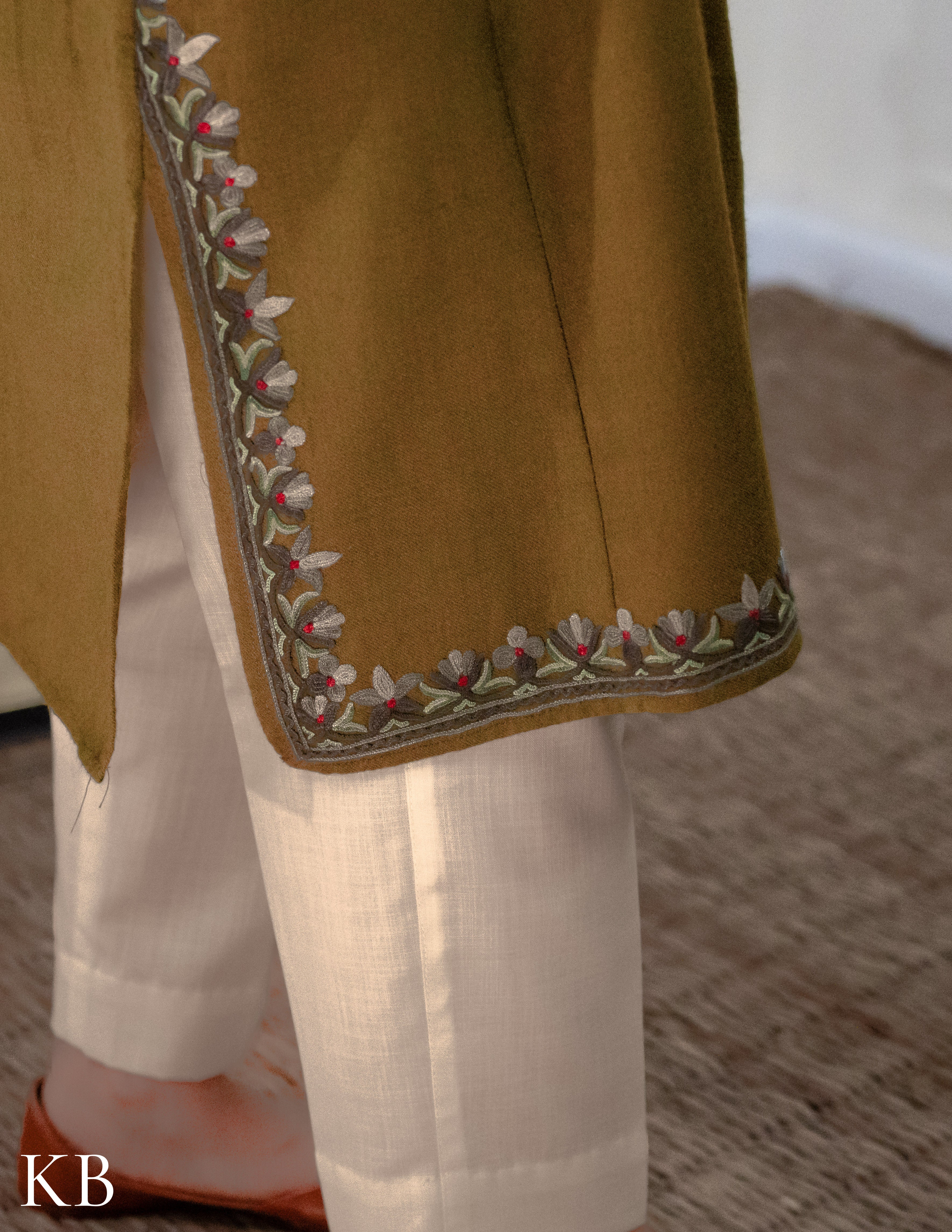 Rang-e-Khizan Elite Luxe Pesto Green Hand-Aari Phiran