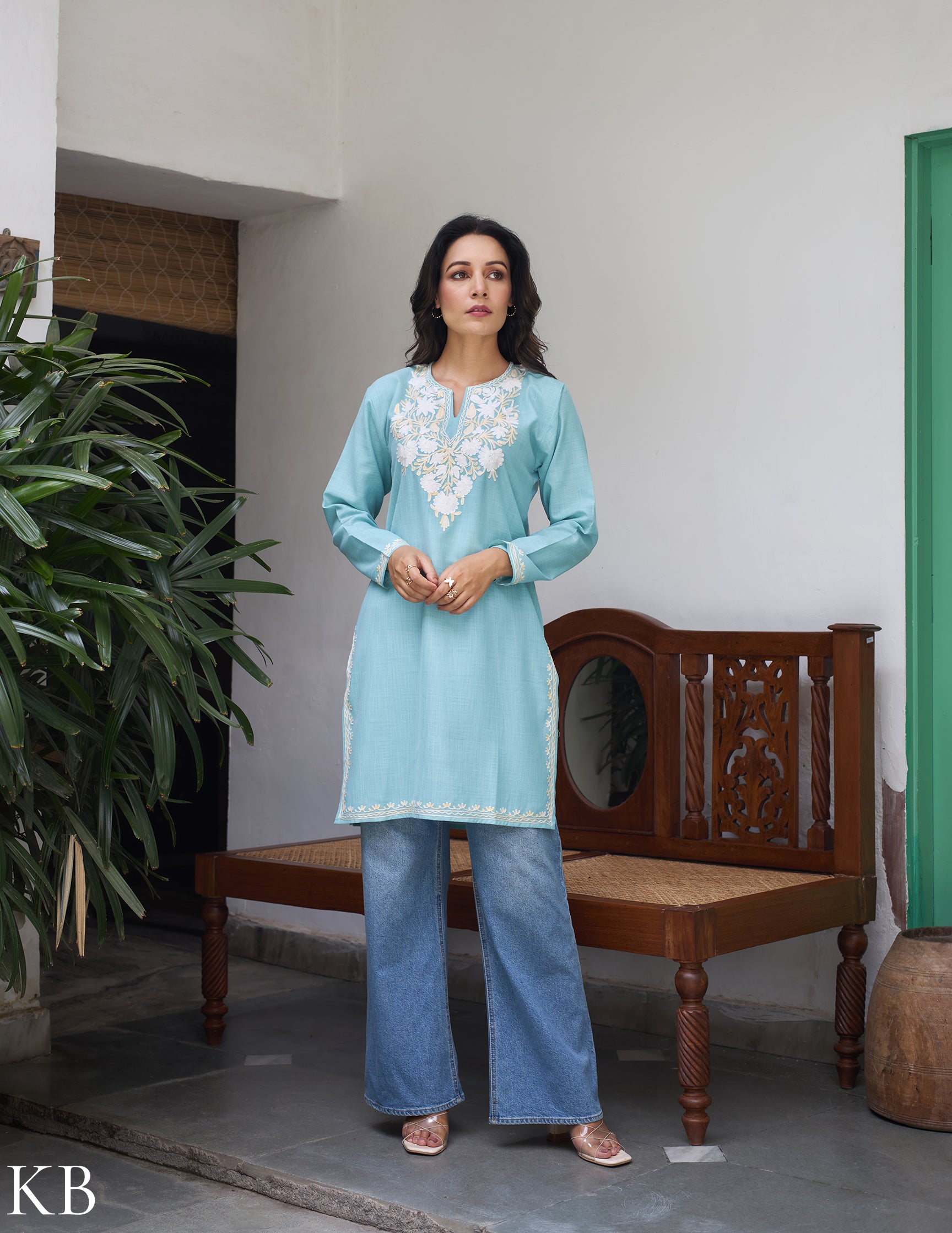 Blue kurti white leggings hotsell