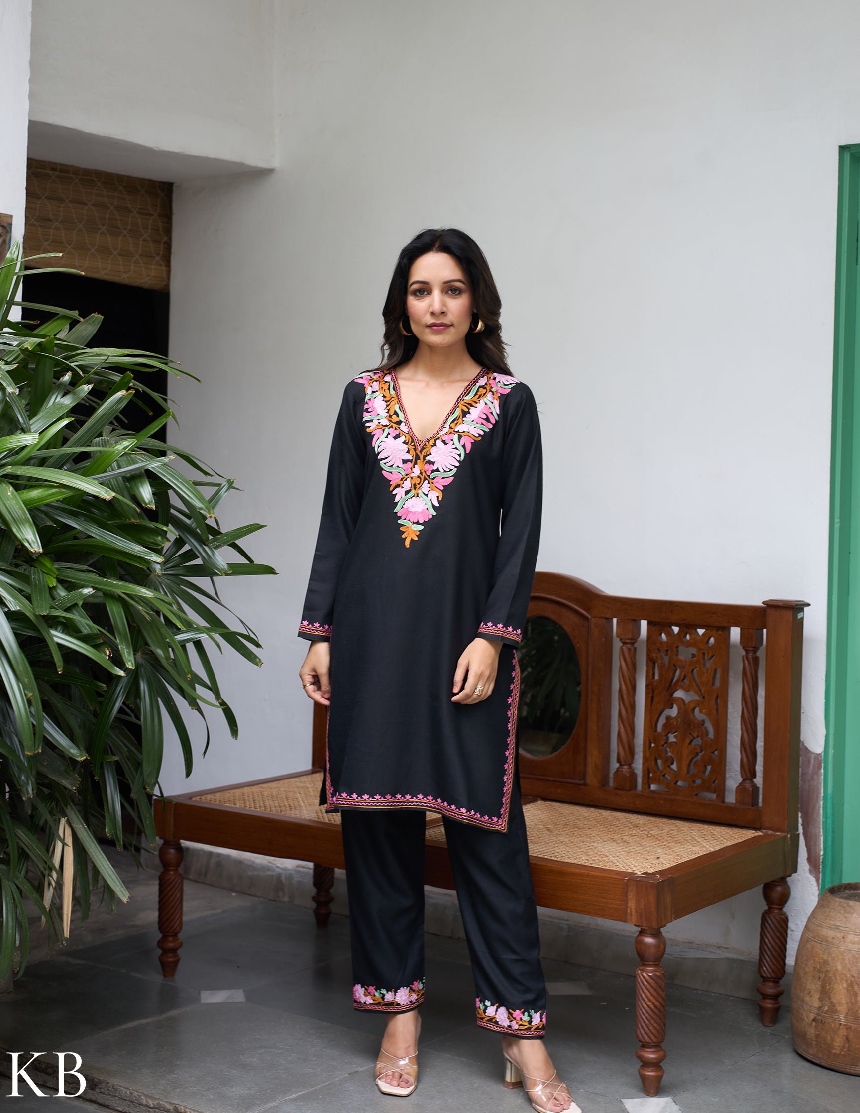 Nigeen Kashmiri Aari Black Co-ord Set