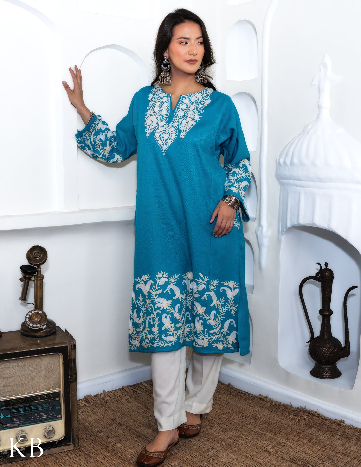 Rang-e-Khizan Turquoise Paisley Aari Phiran