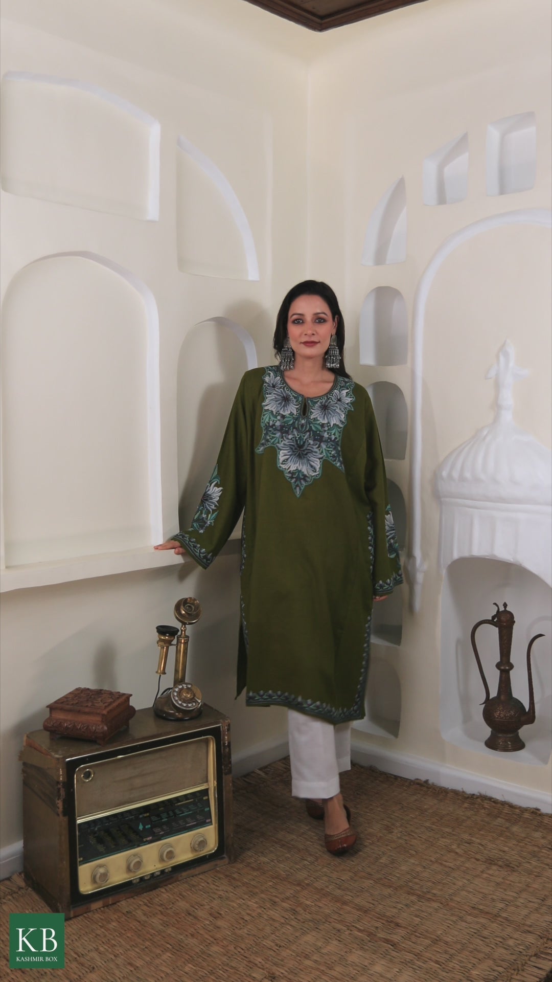 Rang-e-Khizan Elite Luxe Pesto Green Hand-Aari Phiran