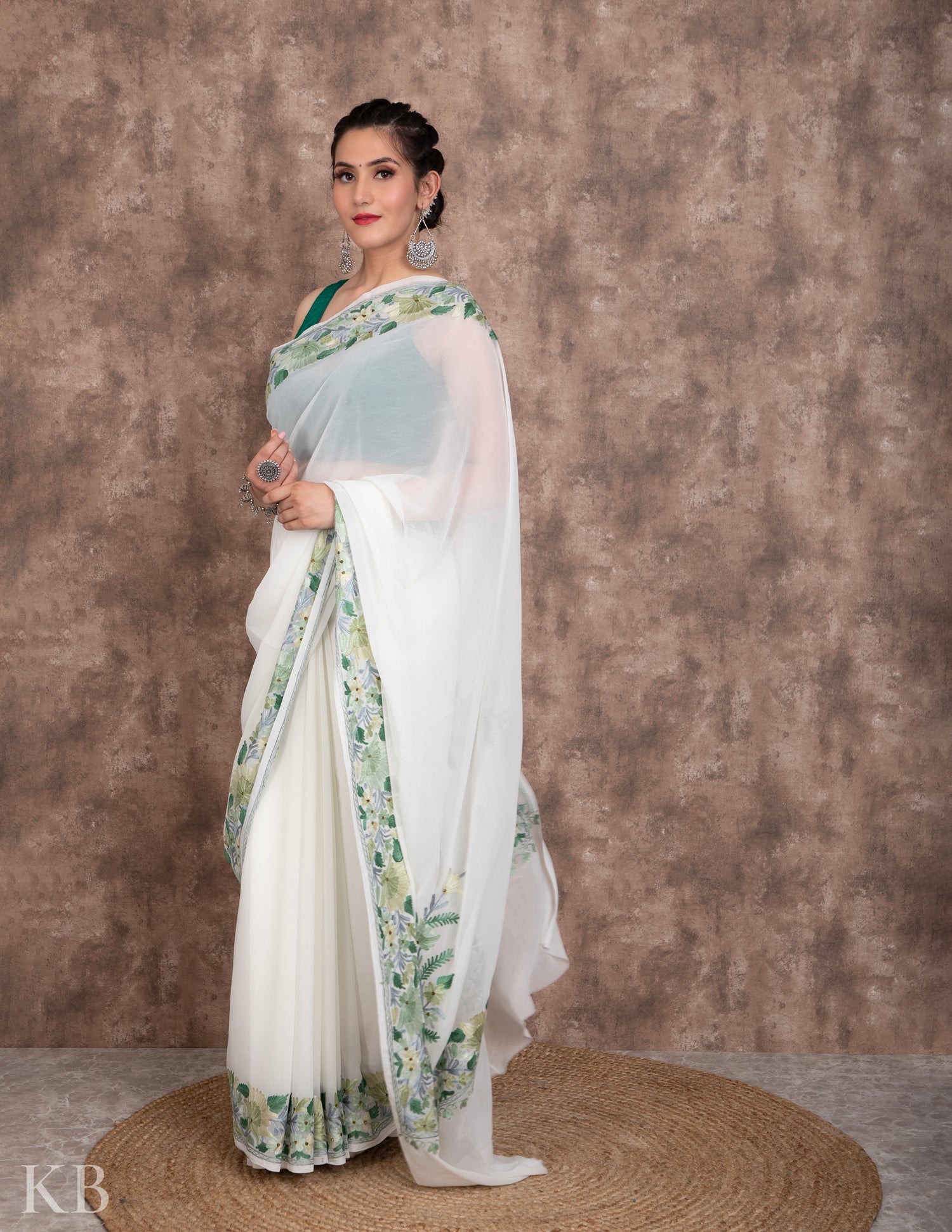 Patta Border White Embroidered Saree - Kashmir Box